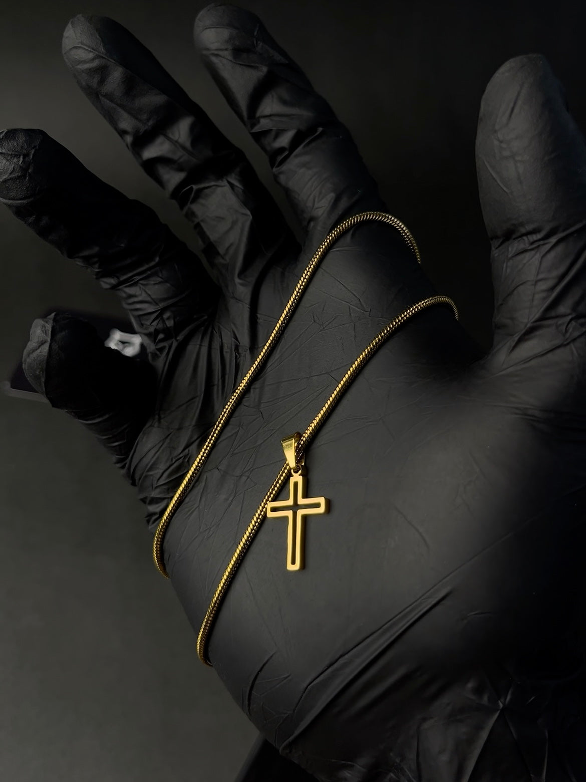 Etrel Cross Pendant With Chain